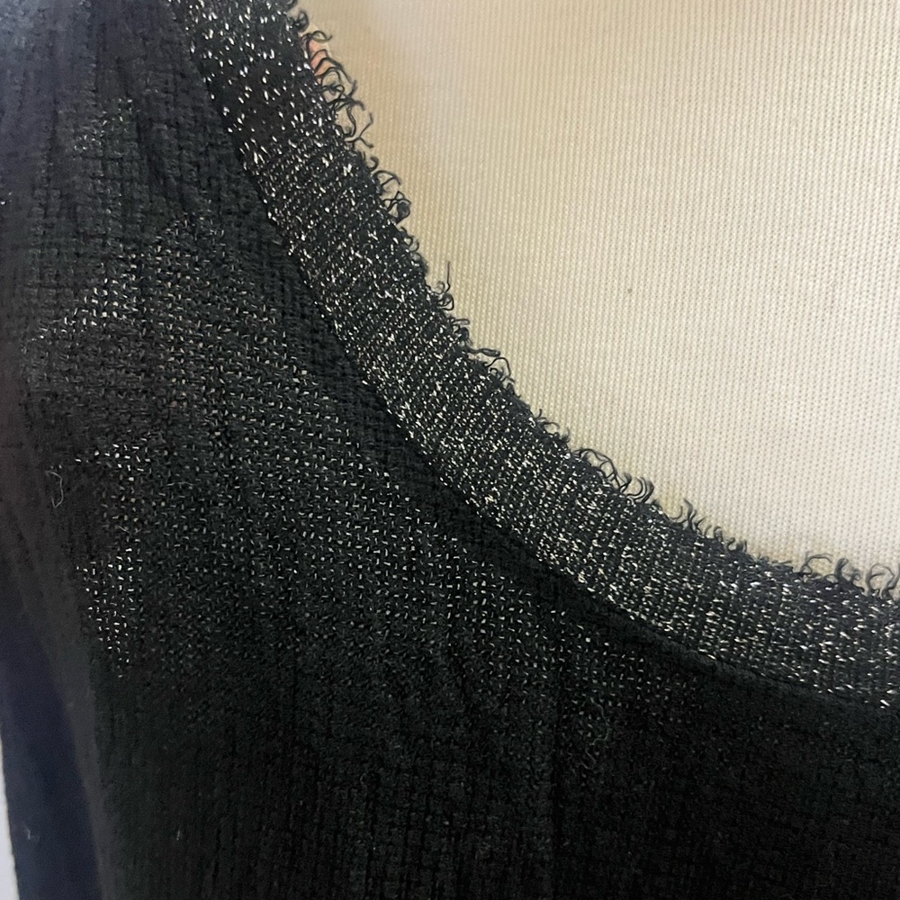 Black sleeveless top with silver lurex trim around the neck - Picture 8 of 9